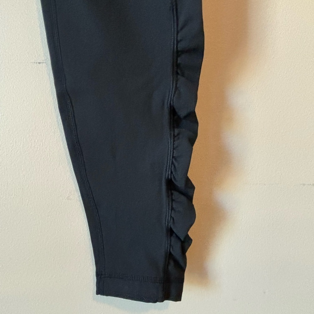 Lululemon Sz 8 Speed Run Reflective Pocket Ruffle  Leggings Snake Print Black - Picture 6 of 13